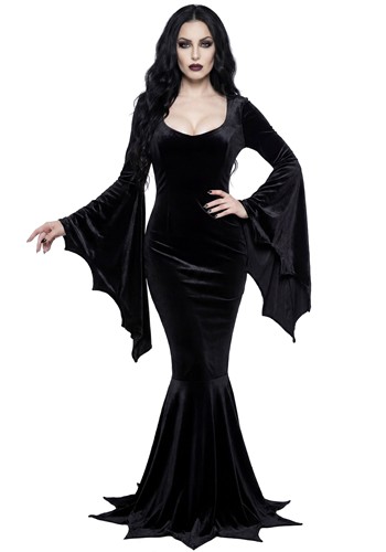Womens Plus Size Sultry Gothic Queen Costume 1